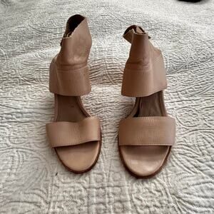 Dusty pink neutral nude leather wedges leather, Eileen Fisher, 10